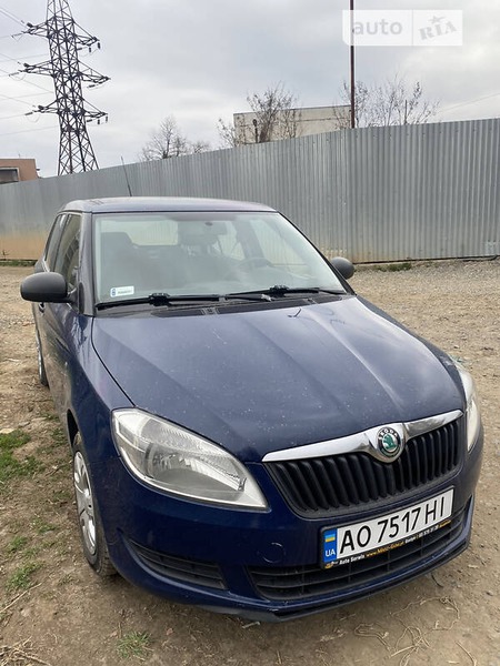 Skoda Fabia 2011  випуску Ужгород з двигуном 1.6 л дизель седан механіка за 4950 долл. 