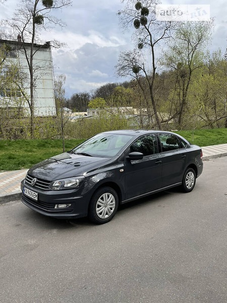 Volkswagen Polo 2016  випуску Київ з двигуном 0 л  седан механіка за 8300 долл. 