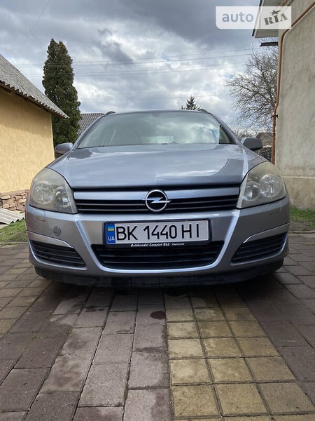 Opel Astra 2005  випуску Рівне з двигуном 1.6 л бензин універсал механіка за 4600 долл. 