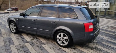 Audi A4 Limousine 2001  випуску Львів з двигуном 2.5 л дизель універсал механіка за 4000 долл. 