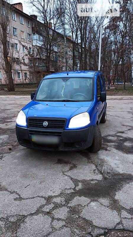 Fiat Doblo 2006  випуску Миколаїв з двигуном 1.3 л дизель мінівен механіка за 4500 долл. 