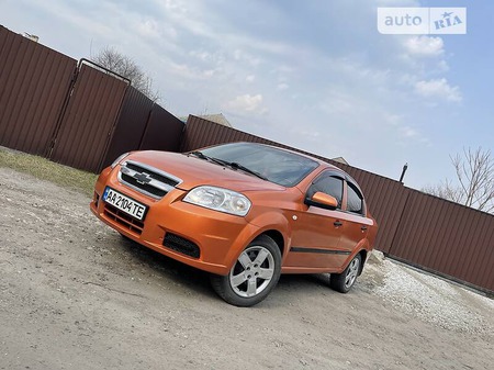 Chevrolet Aveo 2006  випуску Дніпро з двигуном 0 л бензин седан механіка за 2800 долл. 