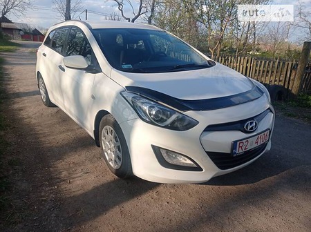 Hyundai i30 2013  випуску Вінниця з двигуном 1.4 л  універсал механіка за 7500 долл. 