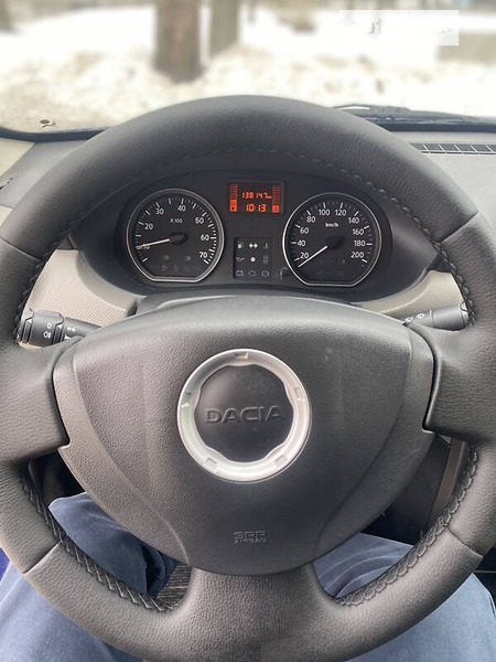 Dacia Sandero 2009  випуску Суми з двигуном 1.4 л бензин хэтчбек механіка за 5200 долл. 
