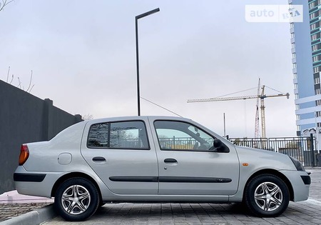 Renault Symbol 2004  випуску Одеса з двигуном 1.4 л бензин седан механіка за 3700 долл. 
