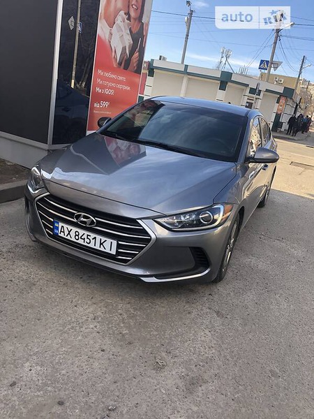 Hyundai Elantra 2017  випуску Полтава з двигуном 0 л бензин седан автомат за 11599 долл. 