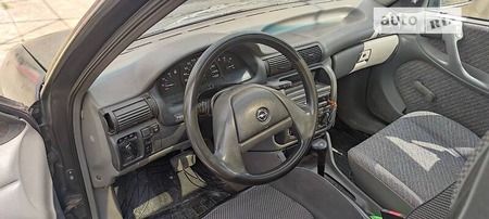 Opel Astra 1993  випуску Одеса з двигуном 1.8 л бензин седан автомат за 2000 долл. 