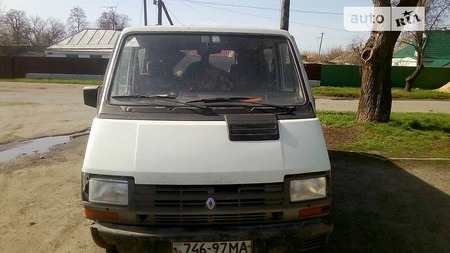 Renault Trafic 1993  випуску Черкаси з двигуном 2.5 л дизель  механіка за 1100 долл. 