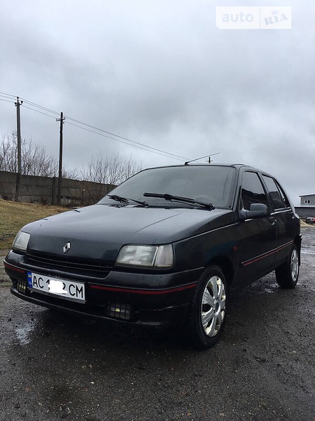 Renault Clio 1991  випуску Луцьк з двигуном 1.4 л бензин хэтчбек механіка за 1290 долл. 
