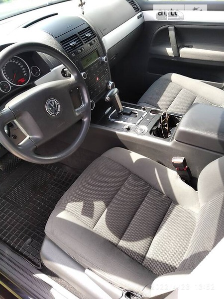 Volkswagen Touareg 2006  випуску Черкаси з двигуном 2.5 л дизель позашляховик автомат за 12700 долл. 