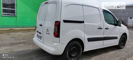 Citroen Berlingo 2018  випуску Житомир з двигуном 0 л дизель мінівен механіка за 10900 долл. 