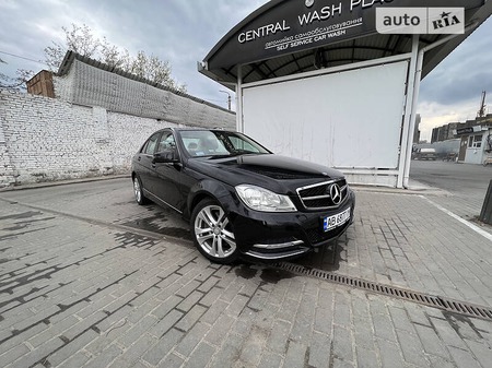 Mercedes-Benz C 300 2012  випуску Вінниця з двигуном 3.5 л бензин седан автомат за 16200 долл. 