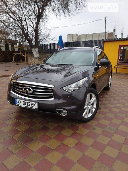 Infiniti QX70 2013  випуску Тернопіль з двигуном 3.7 л бензин позашляховик автомат за 18000 долл. 