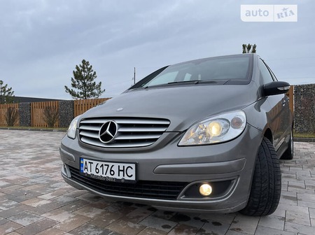 Mercedes-Benz B 180 2007  випуску Івано-Франківськ з двигуном 2 л дизель хэтчбек автомат за 8599 долл. 