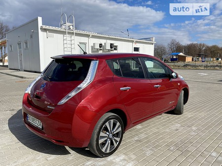 Nissan Leaf 2015  випуску Вінниця з двигуном 0 л електро хэтчбек автомат за 10400 долл. 