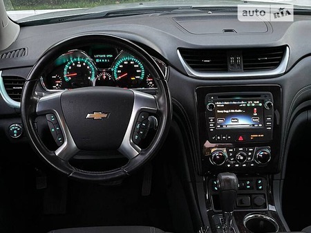 Chevrolet Traverse 2015  випуску Івано-Франківськ з двигуном 0 л бензин позашляховик автомат за 14200 долл. 