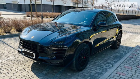 Porsche Macan 2018  випуску Івано-Франківськ з двигуном 3 л бензин позашляховик автомат за 54000 долл. 