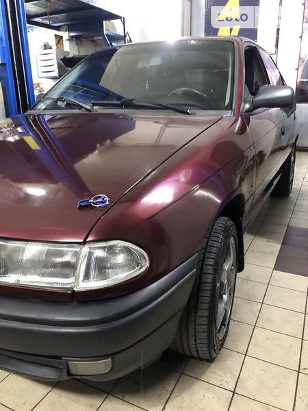 Opel Astra 1996  випуску Одеса з двигуном 1.6 л  хэтчбек механіка за 2800 долл. 