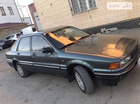 Mitsubishi Galant 1989  випуску Одеса з двигуном 2 л бензин хэтчбек механіка за 1999 долл. 