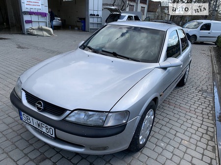 Opel Vectra 1998  випуску Ужгород з двигуном 2 л  седан механіка за 950 долл. 