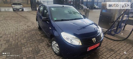 Dacia Sandero 2009  випуску Черкаси з двигуном 1.4 л бензин хэтчбек механіка за 4100 долл. 