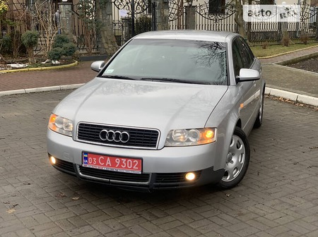 Audi A4 Limousine 2001  випуску Львів з двигуном 2 л бензин седан автомат за 4599 долл. 