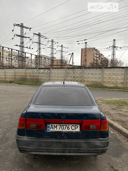 Seat Toledo 1992  випуску Київ з двигуном 1.6 л  хэтчбек механіка за 1300 долл. 
