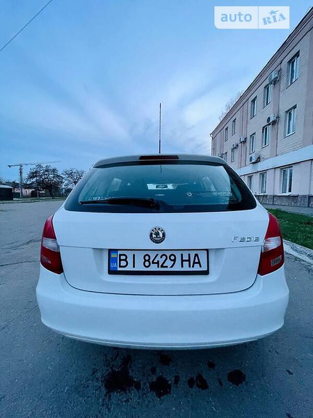 Skoda Fabia 2010  випуску Полтава з двигуном 1.4 л  універсал механіка за 4950 долл. 