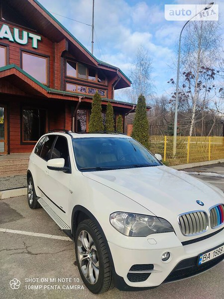 BMW X5 2012  випуску Кропивницький з двигуном 3 л дизель позашляховик  за 22700 долл. 