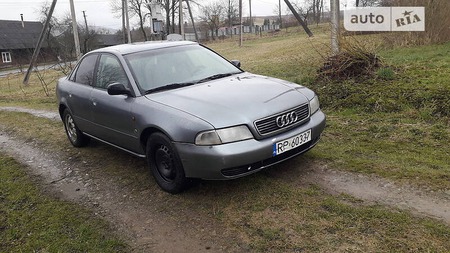 Audi A4 Limousine 1996  випуску Львів з двигуном 0 л дизель седан механіка за 888 долл. 