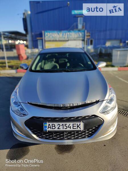 Hyundai Sonata 2012  випуску Вінниця з двигуном 2.4 л бензин седан автомат за 8600 долл. 