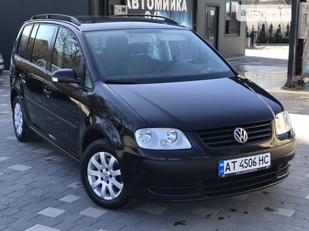 Volkswagen Touran 2005  випуску Тернопіль з двигуном 1.6 л бензин мінівен механіка за 5650 долл. 