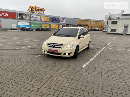 Mercedes-Benz B 180 2008  випуску Дніпро з двигуном 2 л дизель хэтчбек автомат за 6800 долл. 