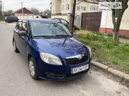 Skoda Fabia 2007  випуску Харків з двигуном 0 л бензин хэтчбек механіка за 3250 долл. 