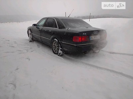 Audi A8 2000  випуску Львів з двигуном 4.2 л  седан автомат за 5099 долл. 