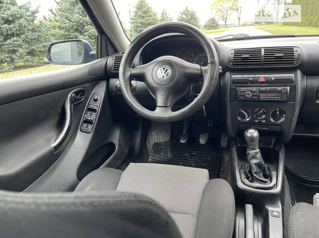 Seat Leon 2000  випуску Чернівці з двигуном 1.9 л дизель хэтчбек механіка за 1250 долл. 