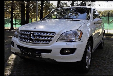 Mercedes-Benz ML 320 2008  випуску Львів з двигуном 0 л дизель позашляховик автомат за 9999 долл. 