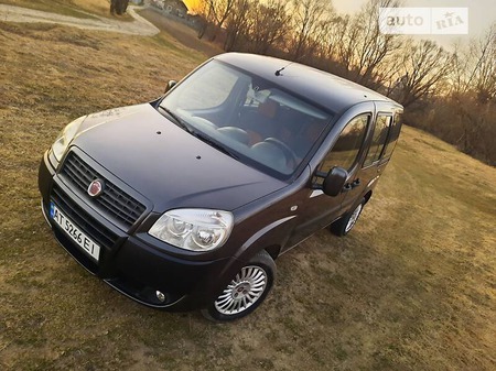 Fiat Doblo 2009  випуску Івано-Франківськ з двигуном 1.3 л дизель мінівен механіка за 6400 долл. 