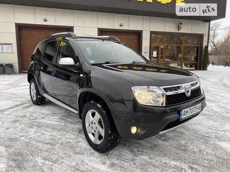 Dacia Duster 2011  випуску Житомир з двигуном 1.6 л  позашляховик механіка за 8999 долл. 