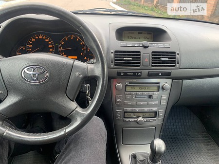 Toyota Avensis 2004  випуску Луцьк з двигуном 1.8 л бензин універсал механіка за 4500 долл. 