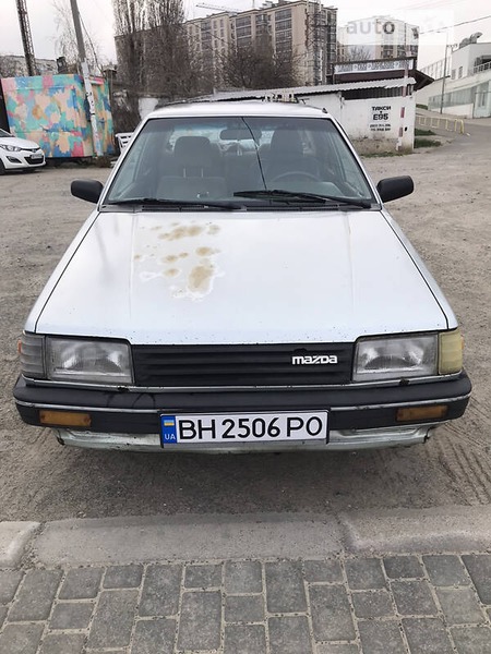 Mazda 323 1987  випуску Одеса з двигуном 1.3 л бензин седан механіка за 1500 долл. 