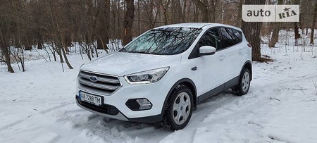 Ford Kuga 2018  випуску Київ з двигуном 1.5 л дизель позашляховик  за 18900 долл. 