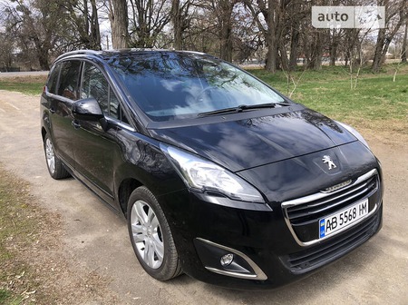 Peugeot 5008 2016  випуску Вінниця з двигуном 1.6 л дизель універсал автомат за 12800 долл. 