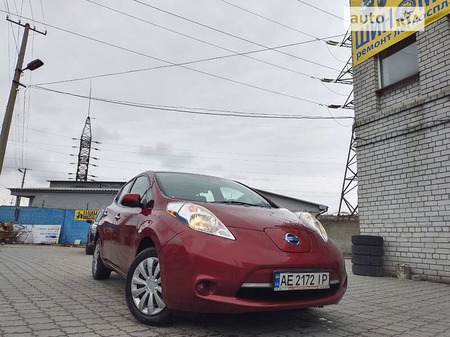 Nissan Leaf 2013  випуску Дніпро з двигуном 0 л електро хэтчбек автомат за 7999 долл. 