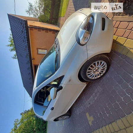 Fiat Punto 2013  випуску Тернопіль з двигуном 0 л дизель хэтчбек  за 4200 долл. 