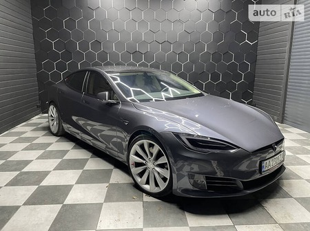Tesla S 2018  випуску Одеса з двигуном 0 л електро ліфтбек  за 43500 долл. 