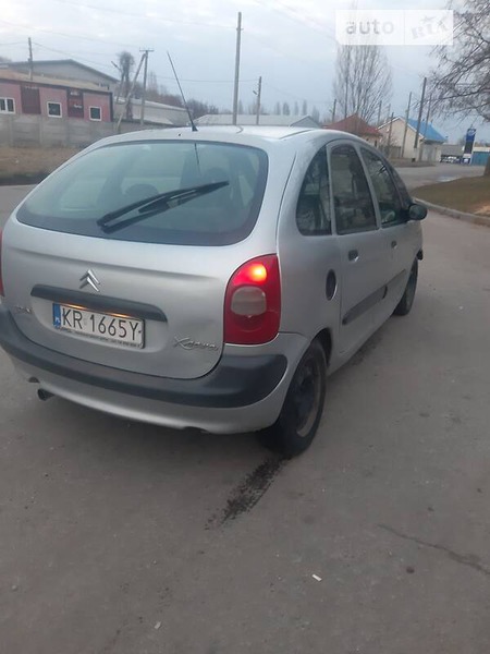 Citroen Xsara Picasso 2003  випуску Житомир з двигуном 2 л дизель мінівен механіка за 1330 долл. 