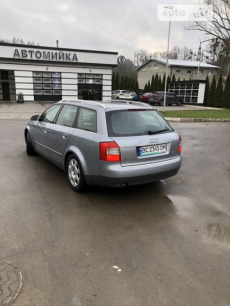 Audi A4 Limousine 2002  випуску Львів з двигуном 2 л бензин універсал механіка за 4500 долл. 