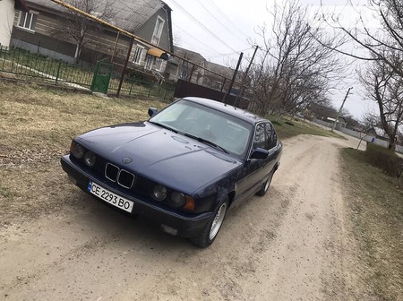 BMW 525 1992  випуску Чернівці з двигуном 2.5 л дизель седан механіка за 1950 долл. 