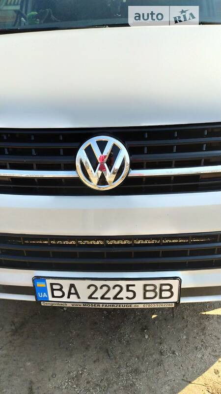 Volkswagen Transporter 2018  випуску Кропивницький з двигуном 2 л дизель мінівен механіка за 26000 долл. 